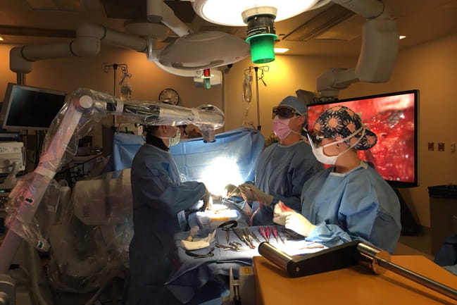 surgeons use exoscope device
